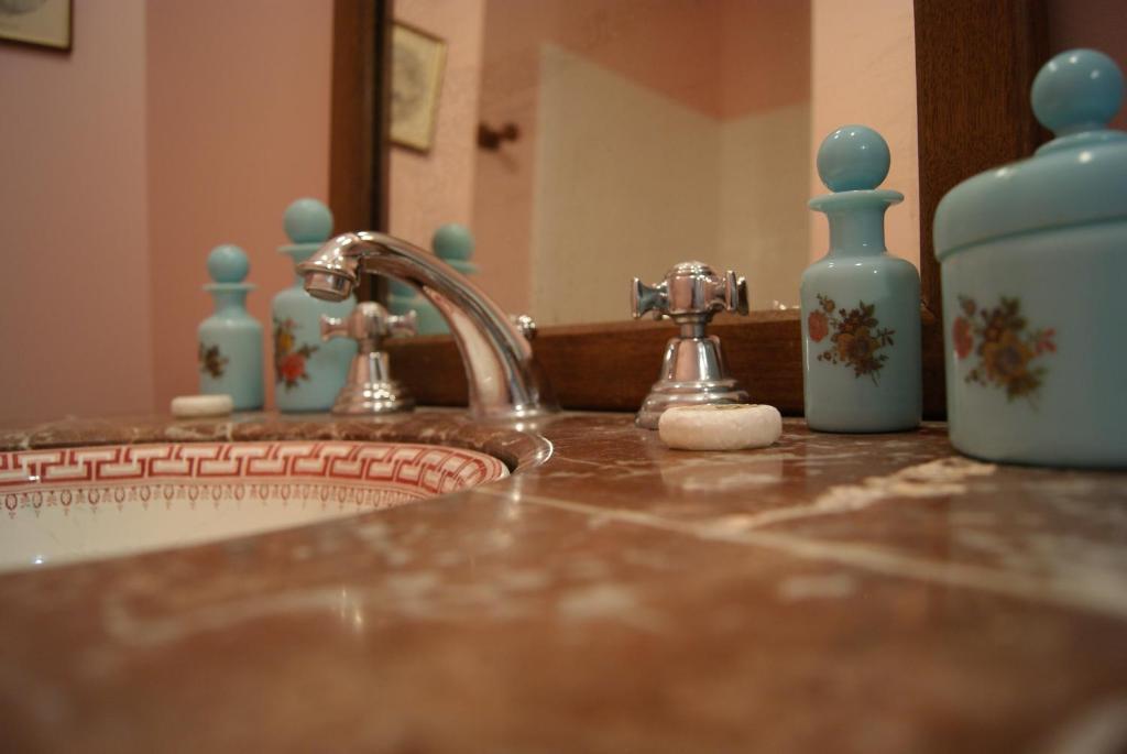 Logis Hotel - Restaurant La Marbrerie Caunes-Minervois Quarto foto
